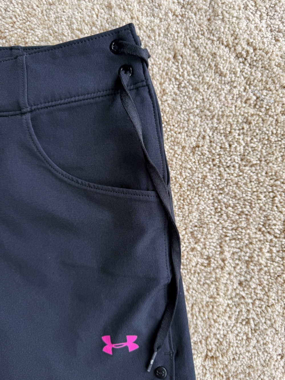 Under Armour HeatGear Shorts Women MD Black Athletic Workout Running - Picture 3 of 7